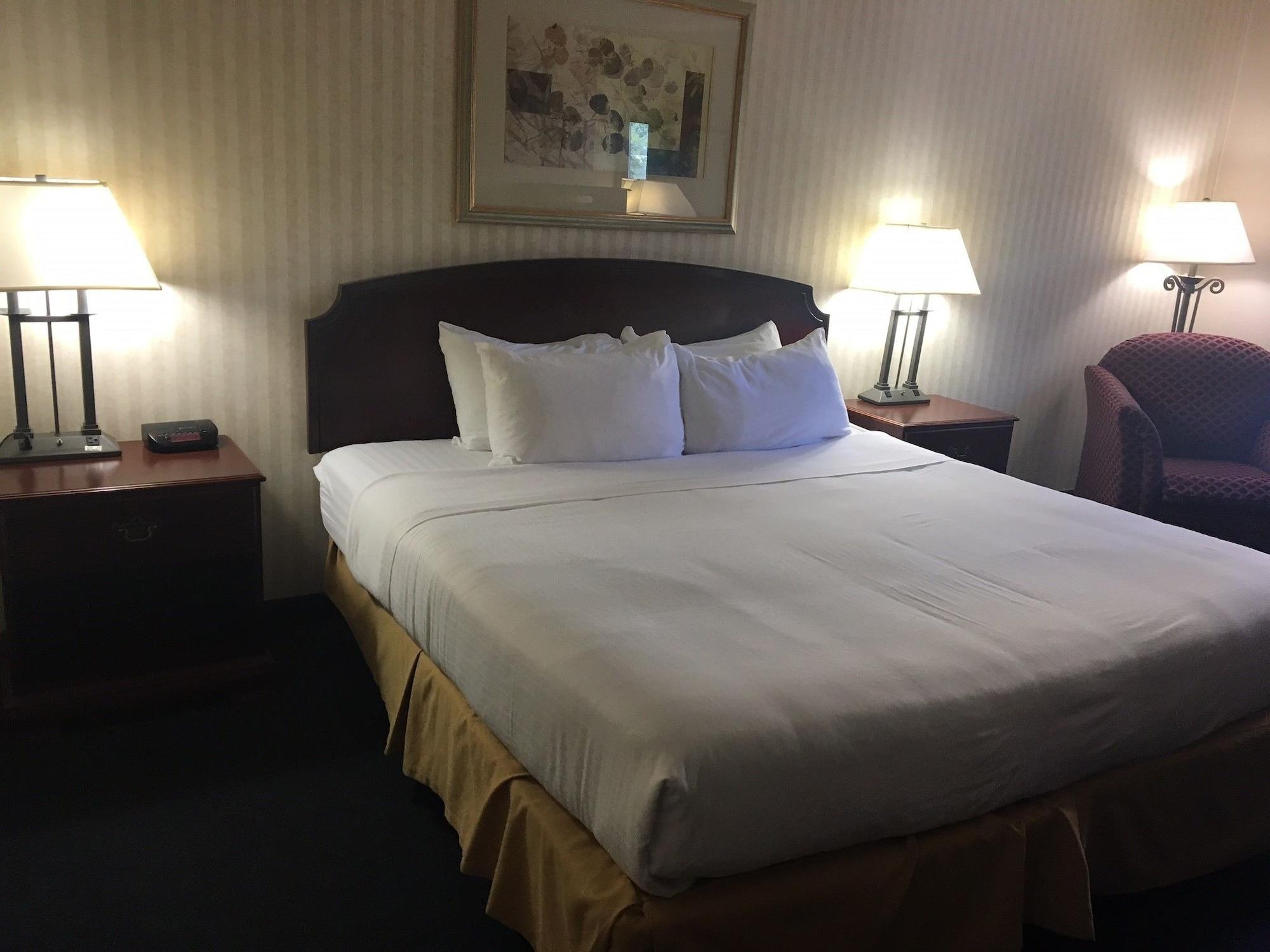 Red Roof Inn & Suites Newport News Eksteriør bilde