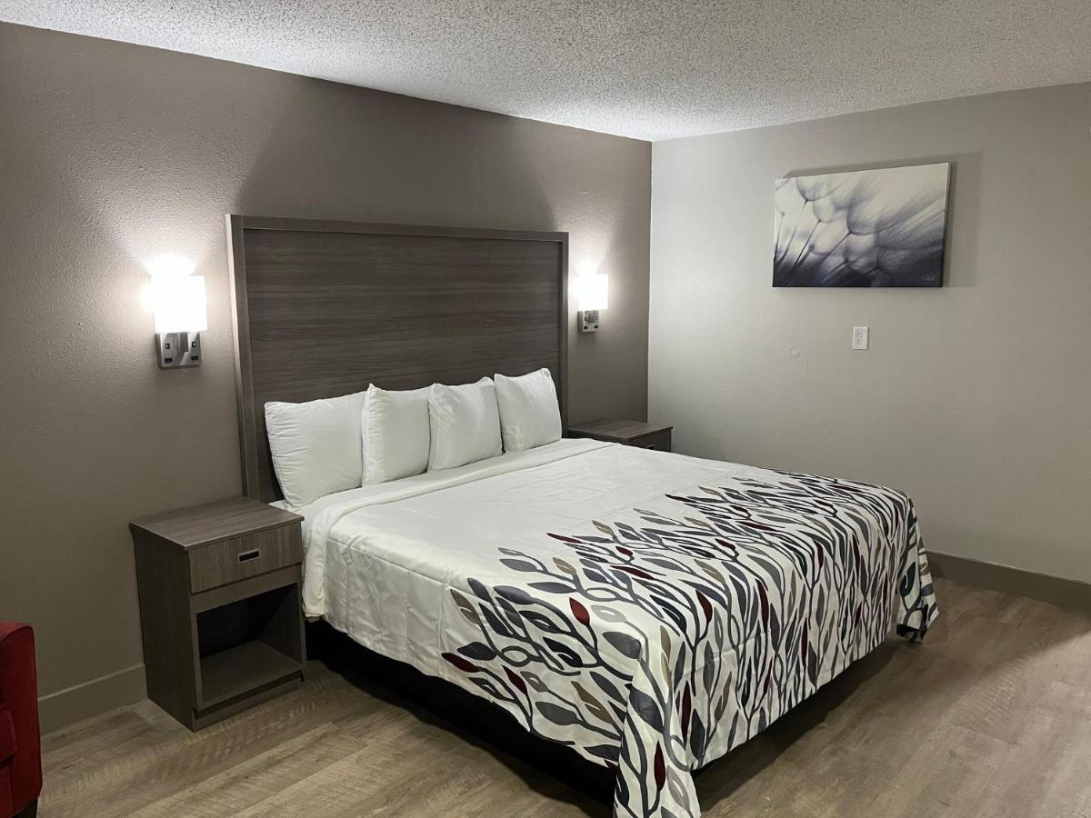 Red Roof Inn & Suites Newport News Eksteriør bilde