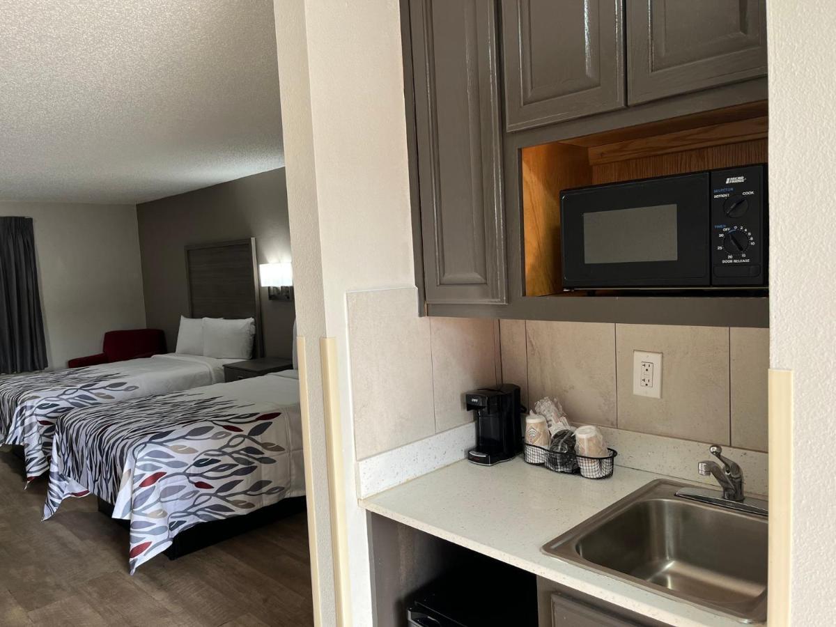 Red Roof Inn & Suites Newport News Eksteriør bilde