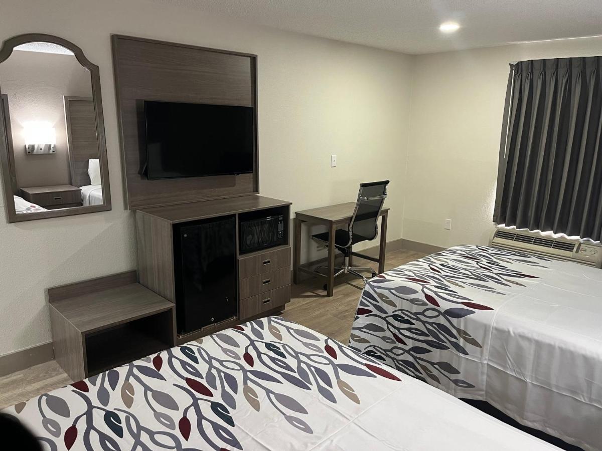 Red Roof Inn & Suites Newport News Eksteriør bilde